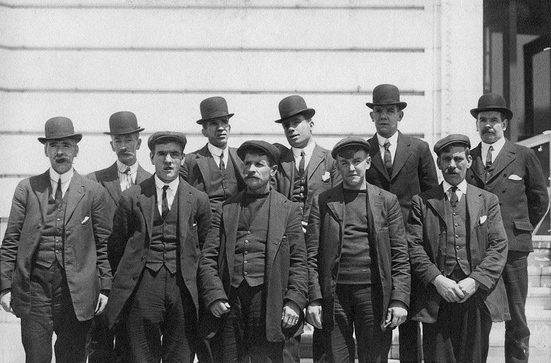 Passengers and crew on the deck of the Titanic